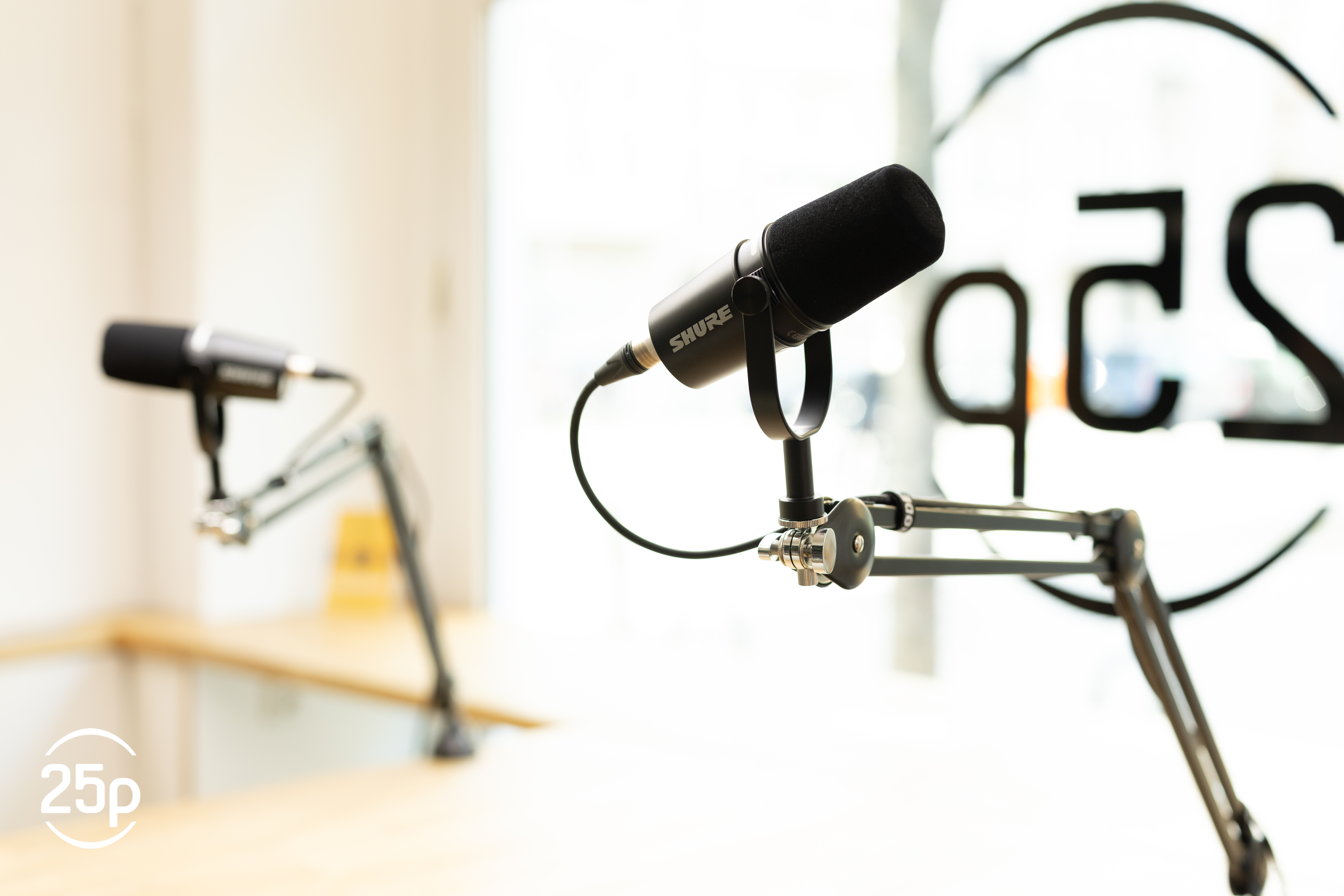 Shure MV7+ Podcast Mikrofon Set
